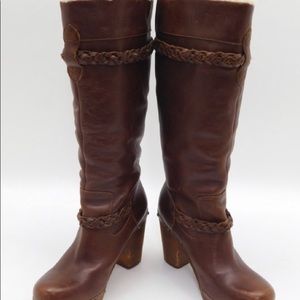 UGG platform Heeled Boot